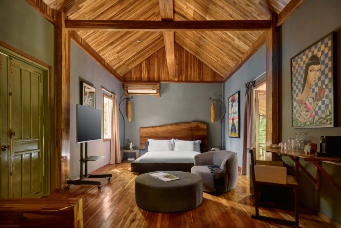 Art Suite Bedroom FR bdv scaled