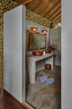Namkhan Tent Bathroom FR bdv scaled