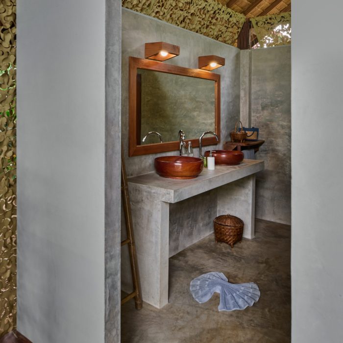 Namkhan Tent Bathroom FR bdv scaled