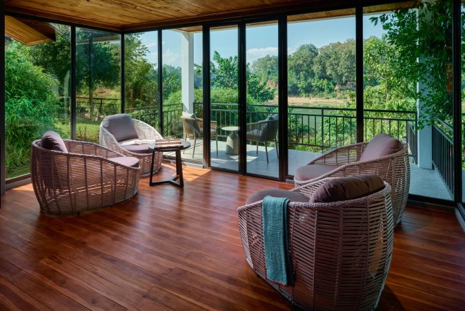 Sunset Villa 8 Living Room MR bdv scaled